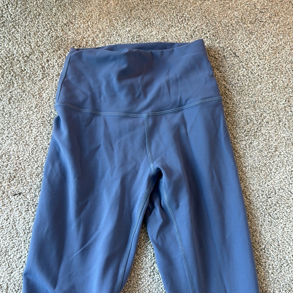 LULULEMON, RARE COLOR, GOOD CONDITION, GENTLY WORN, SIZE 2 TALL